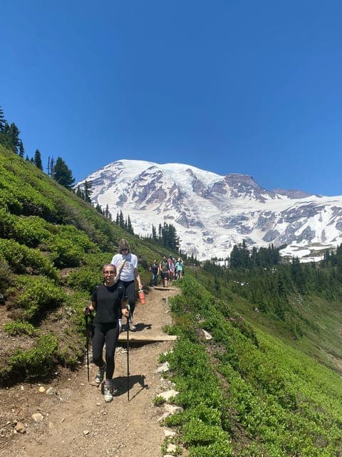 Mt. Rainier Private Group, comfortable SUV Gallery Image 2