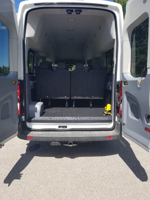 Calgary Airport to Banff - Private Transfer Gallery Image 3