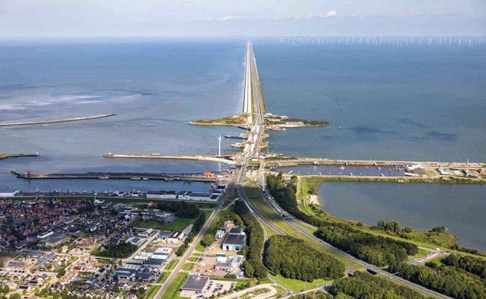 Afsluitdijk and Wadden Center Museum Private Tour - Image 1
