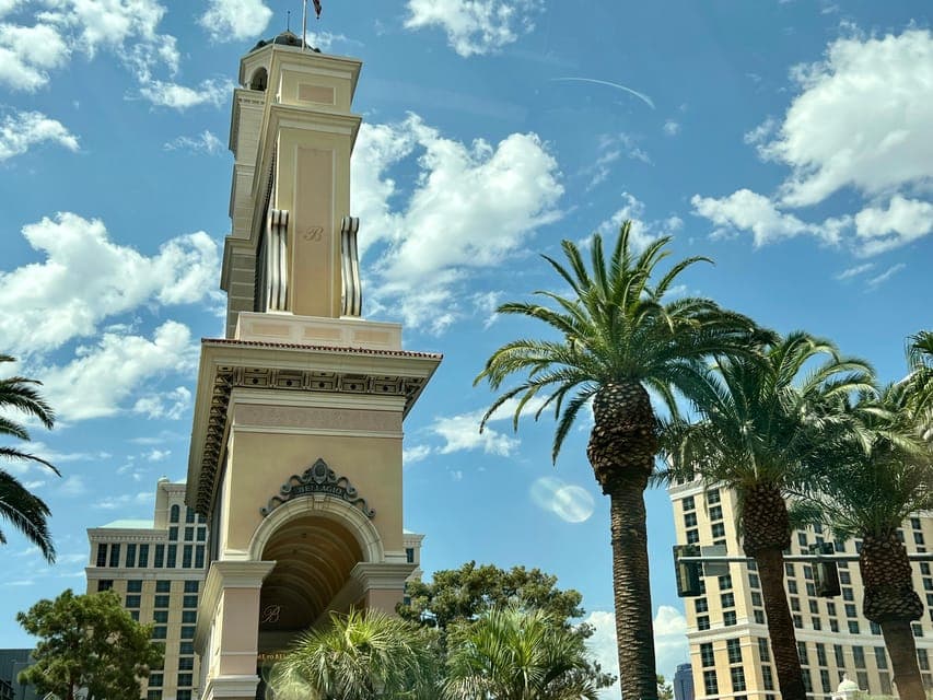 Vegas Highlights: Neon Lights & Desert - Audio Driving Tour Gallery Image 3