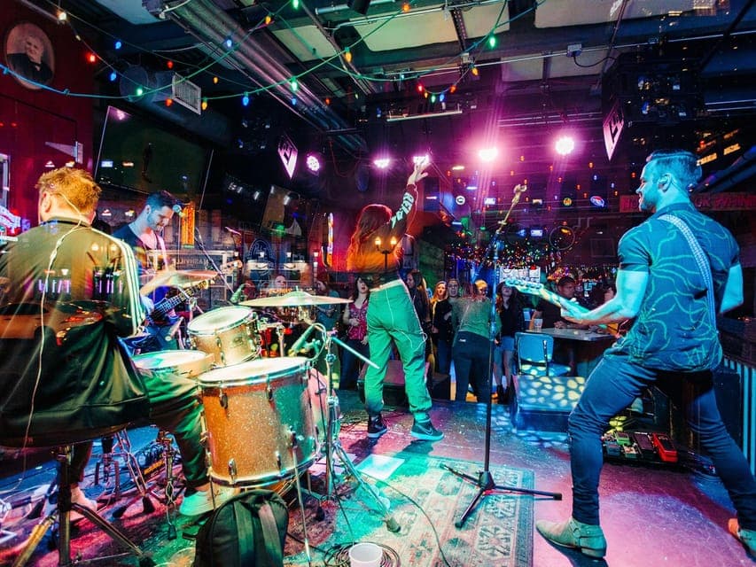 Austin 6th Street Bar Crawl | The Epic Group Gallery Image 4