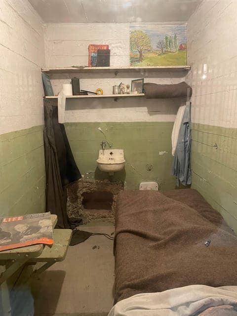 Alcatraz Ticket, Ferry, & Self-Guided App Gallery Image 1