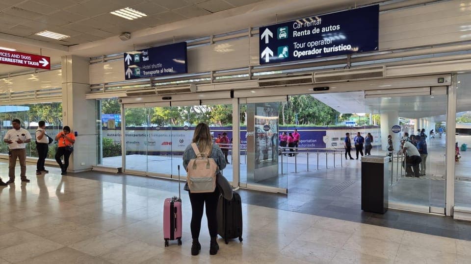 Cancun Airport: Private Transfers to Playa del Carmen Hotel (32 Miles) Gallery Image 1