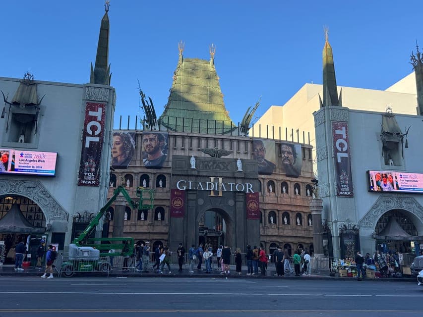 3.5-hour private tour of Hollywood and Beverly Hills in an SUV Gallery Image 2