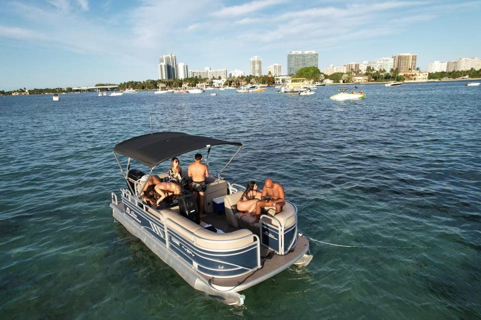 Private Pontoon Boat Rental on Hallandale Gallery Image 3