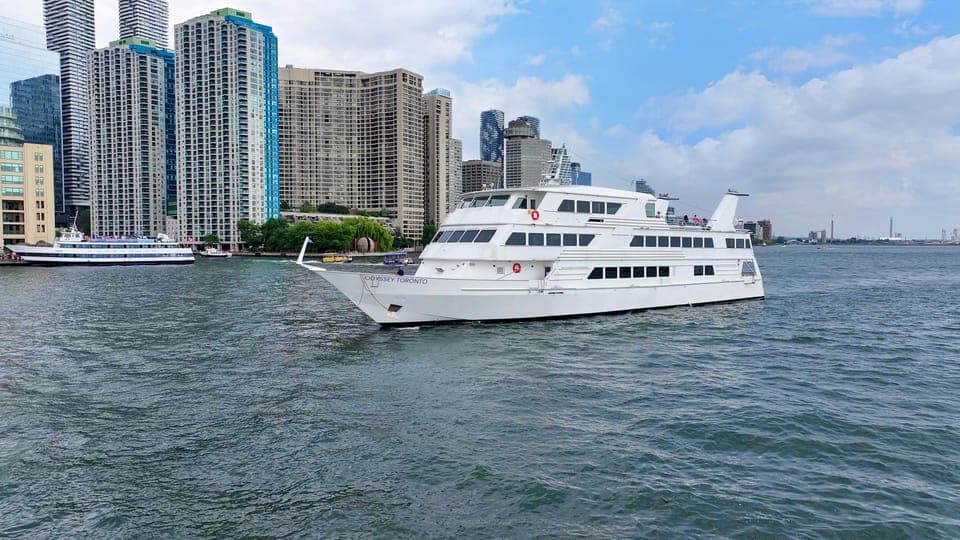 Premium Harbor Cruise with Lunch, Brunch, or Dinner Gallery Image 3