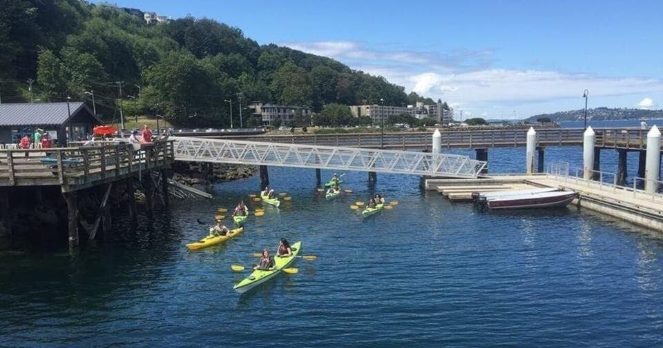 Alki Lighthouse Sea Kayak Tour Gallery Image 2