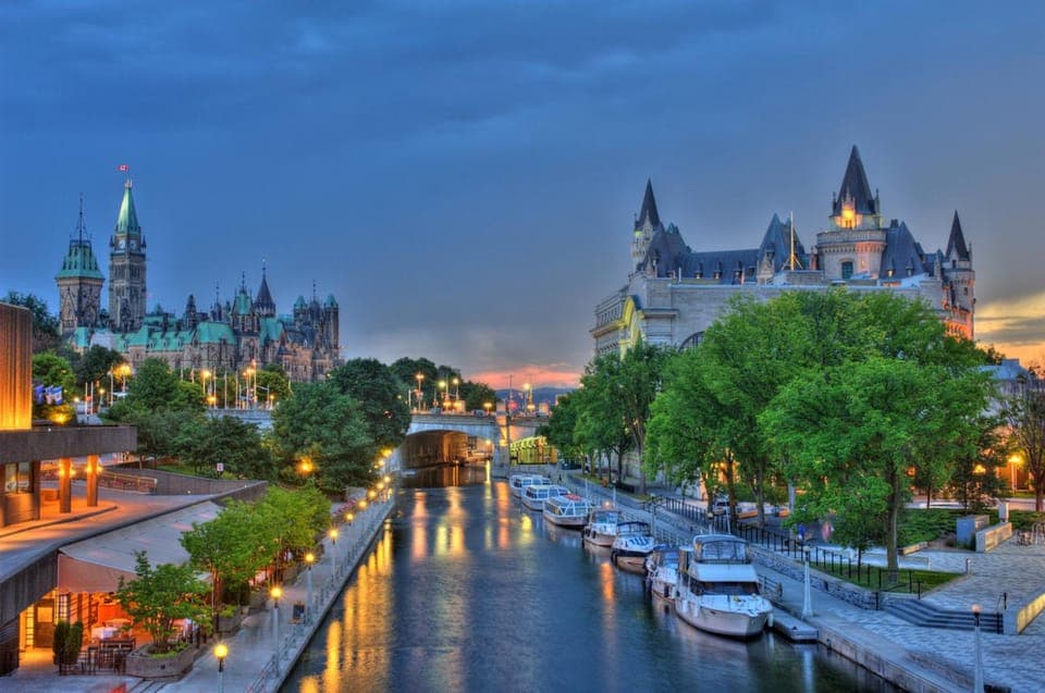 Captivating Ottawa Walk: Historic and Cultural Highlights Gallery Image 3