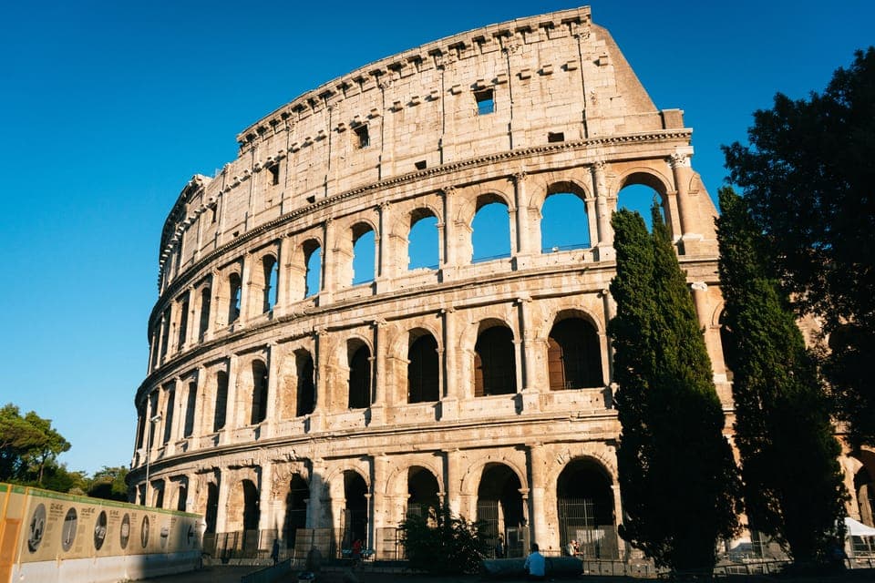 Colosseum Arena and Arches Guided Tour - Image 3