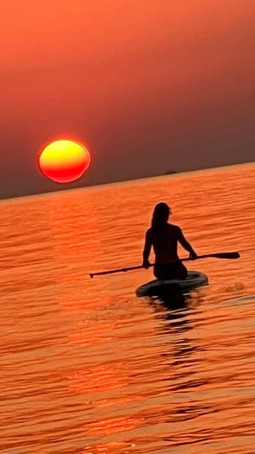 Sunrise Paddleboarding Tour w/Photos & Breakfast Gallery Image 2