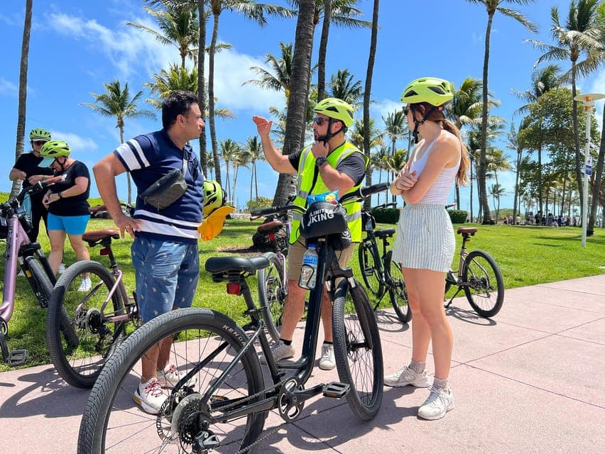 LA: Santa Monica & Venice Beach Guided Bike or eBike Tour Gallery Image 2