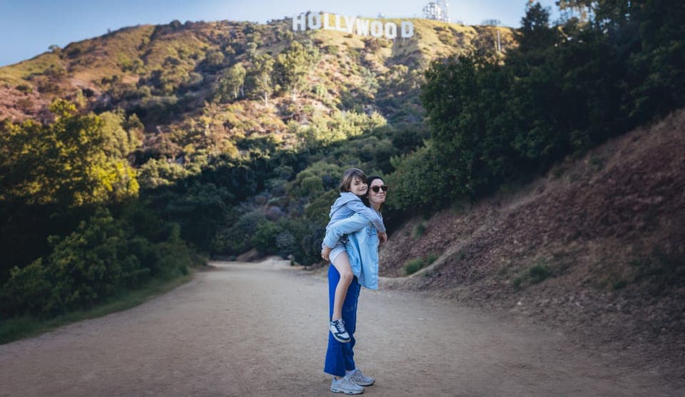 Private photoshoot at the Hollywood Sign (French or English) Gallery Image 3