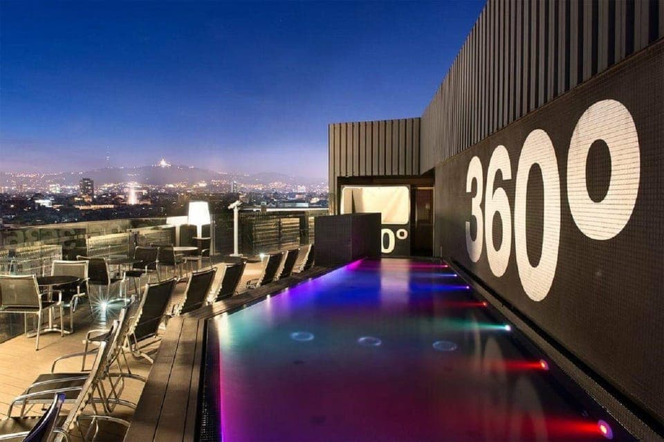 Night Walking Tour in the Heart of the Movida Gallery Image 3