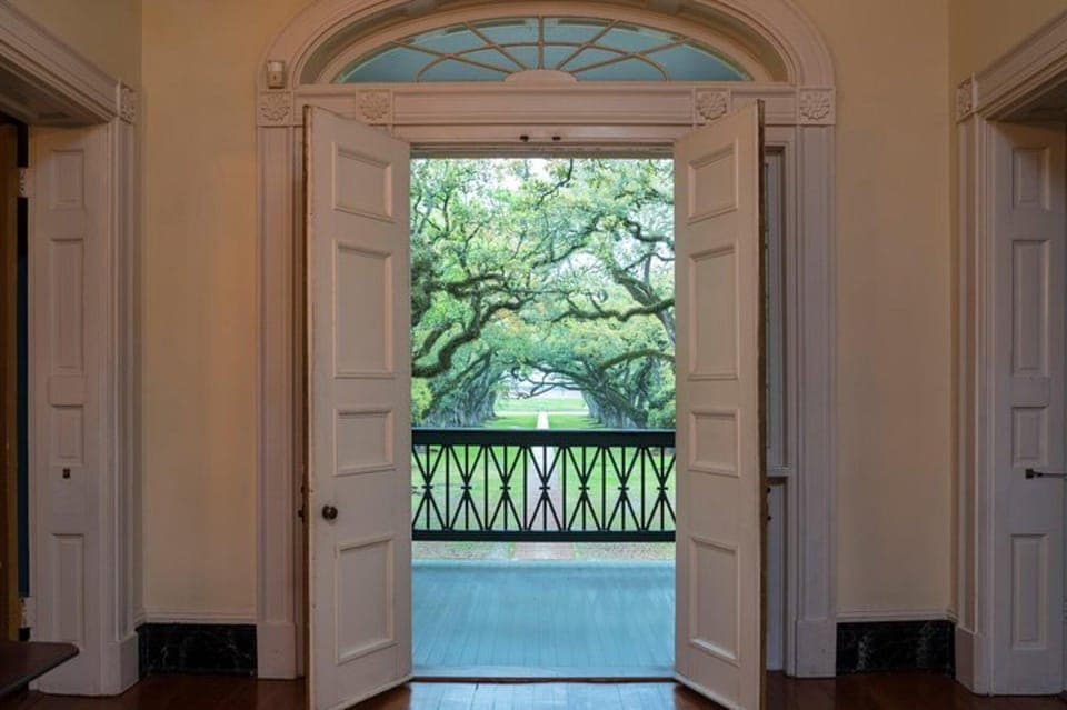 Oak Alley Plantation Tour with Hotel Transfers Gallery Image 3