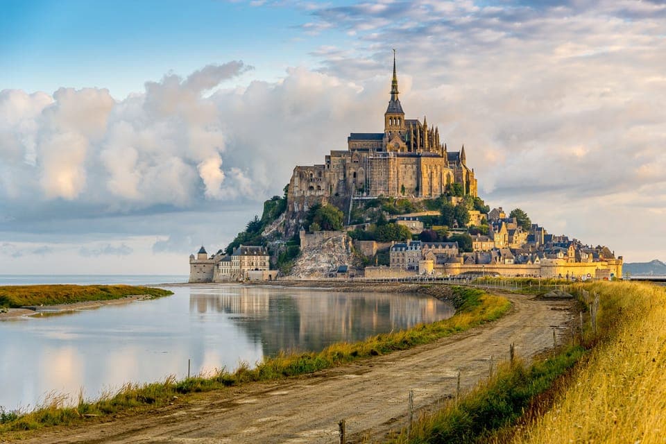 From Paris: Full-Day Mont Saint-Michel Guided Tour Gallery Image 2