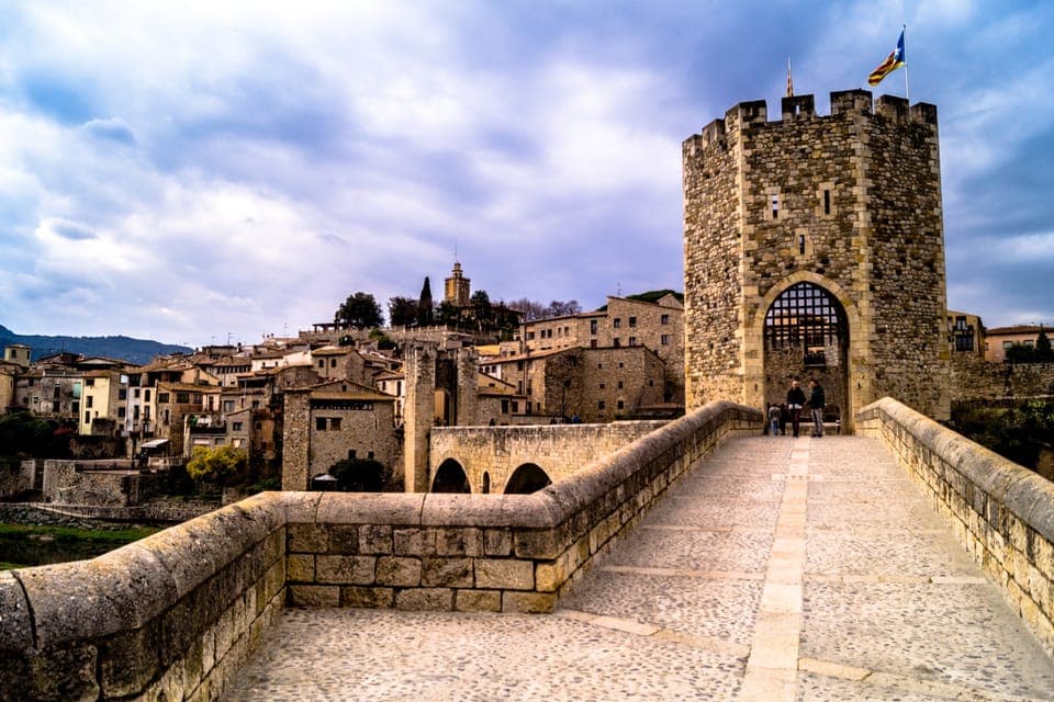 12. Medieval Towns of Catalonia Full-Day Car Trip from Barcelona - Image 12