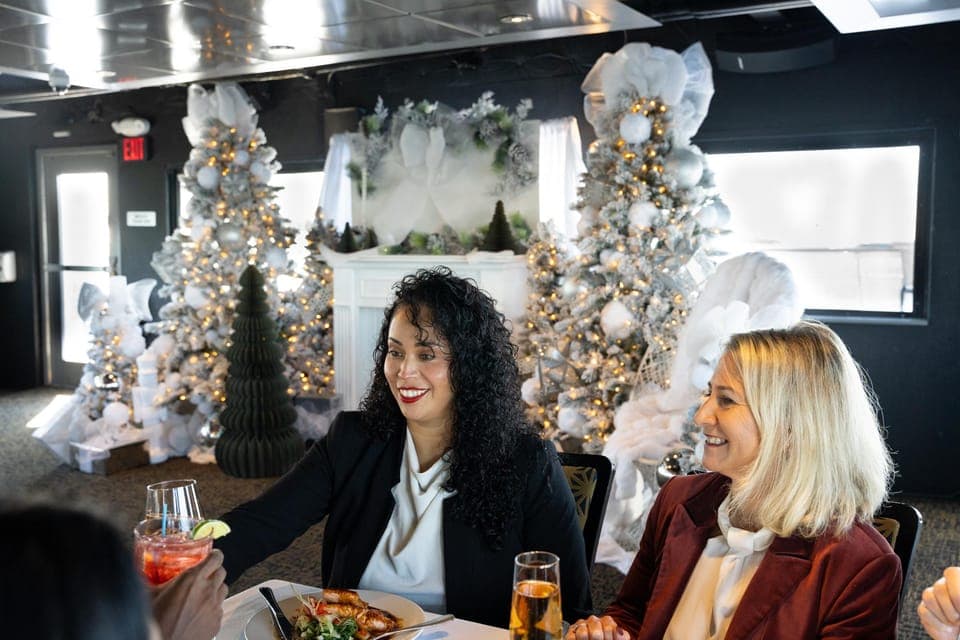 Christmas Eve Buffet Lunch or Dinner Harbor Cruise Gallery Image 4