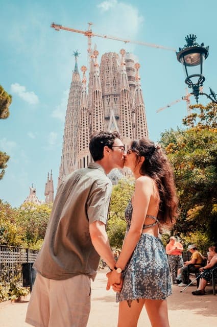 PHOTOSHOOT Sagrada Familia (find me version) Gallery Image 1