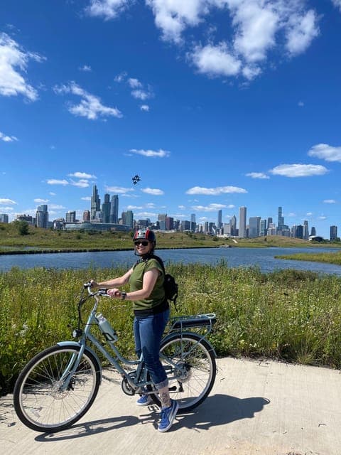 Lakefront, Parks, and Museums E-Bike Tour Gallery Image 1
