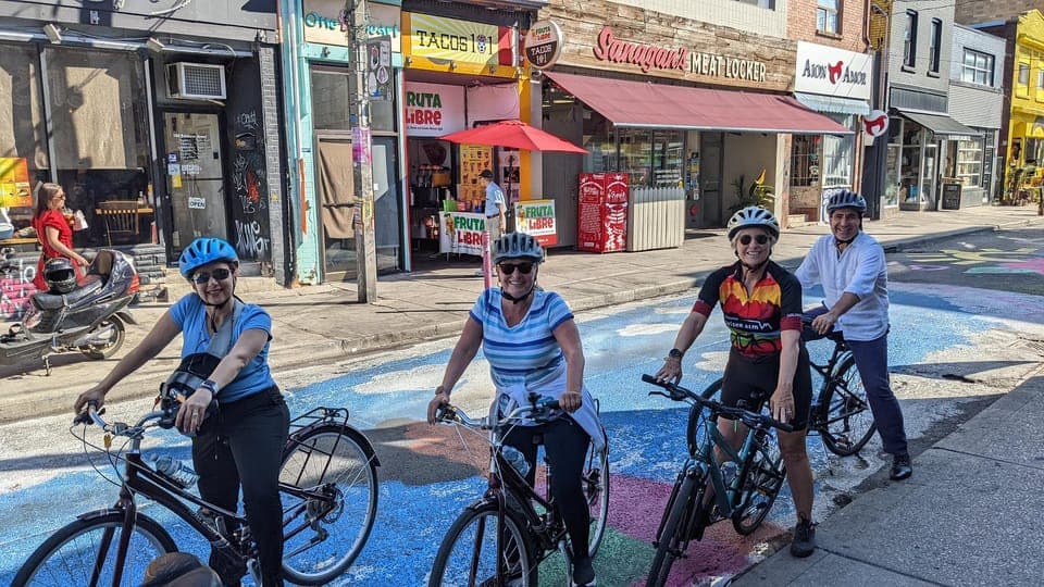 Heart of Downtown 3.5-Hour Bike Tour Gallery Image 4