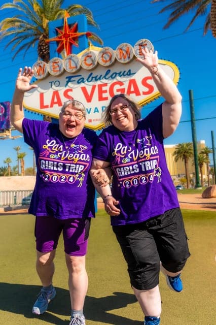 21. Las Vegas Sign + 7 Magic Mountains + Photoshoot - Image 21