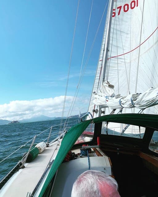 (2hr) Interactive Sailing Experience Gallery Image 1