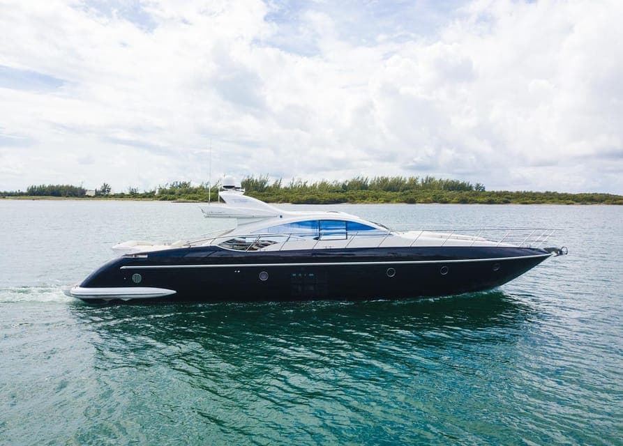 2025 Axopar 37 Brabus Edition Boat Rental Gallery Image 2
