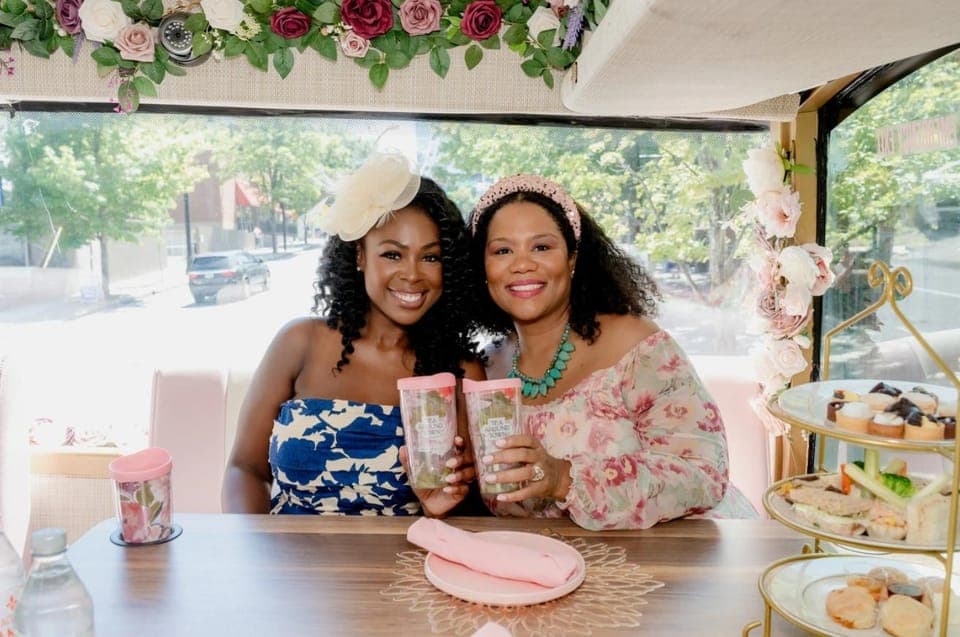 Tea Around Town Bus Tour with Live Guide Gallery Image 4