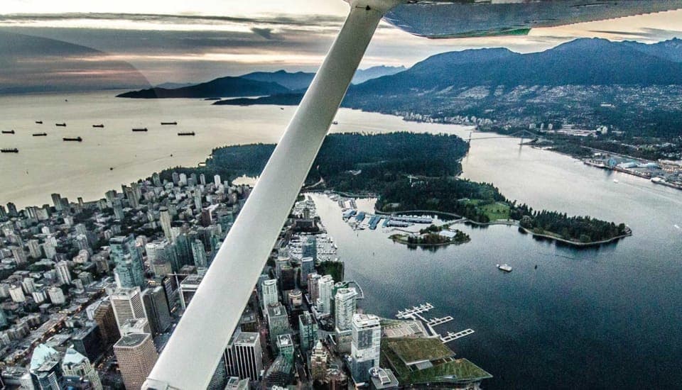 City Skyline Scenic Seaplane Flight Gallery Image 2