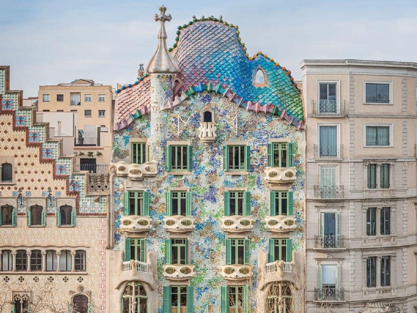 Casa Batlló Tour and Optional White Rabbit Museum Gallery Image 1