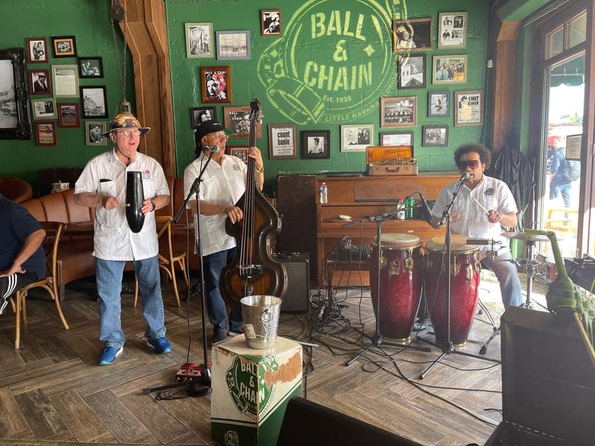 VIP Walking Tour of Little Havana - Image 4
