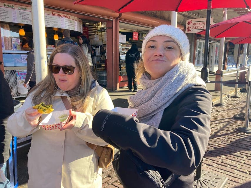 Pike Place Market Tasting Tour with Art & Music Gallery Image 4