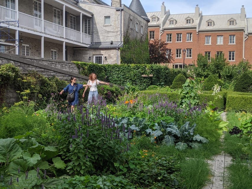 Montréal: The Original Old Montréal Walking Tour Gallery Image 4