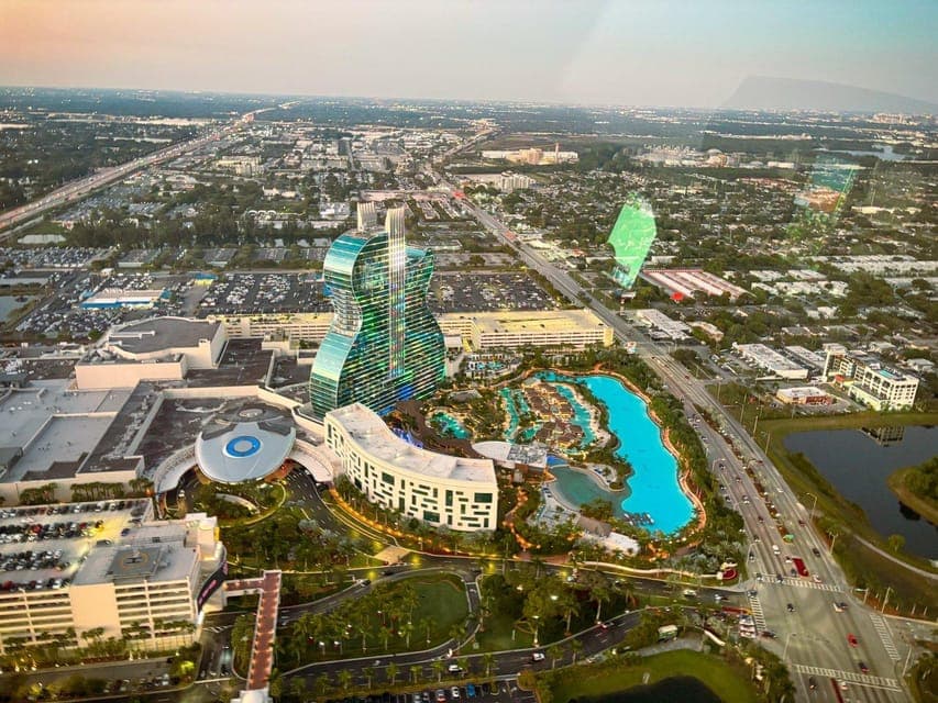 Romantic Champagne Helicopter Flight Tour Gallery Image 3