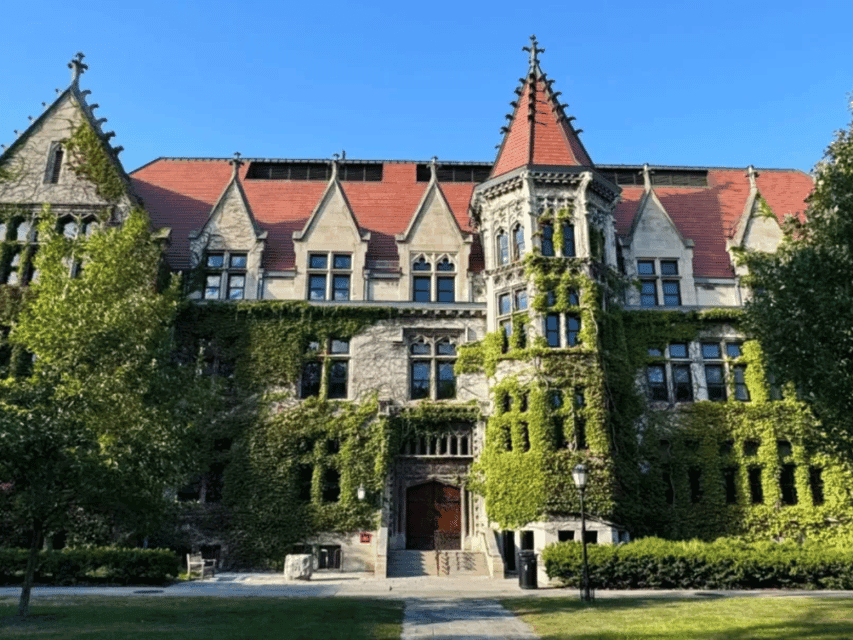 University of Chicago Student-Led Campus Tour Gallery Image 4