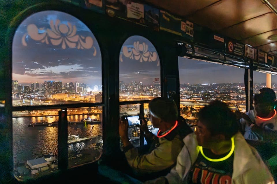 City Lights Night Trolley Tour Gallery Image 4