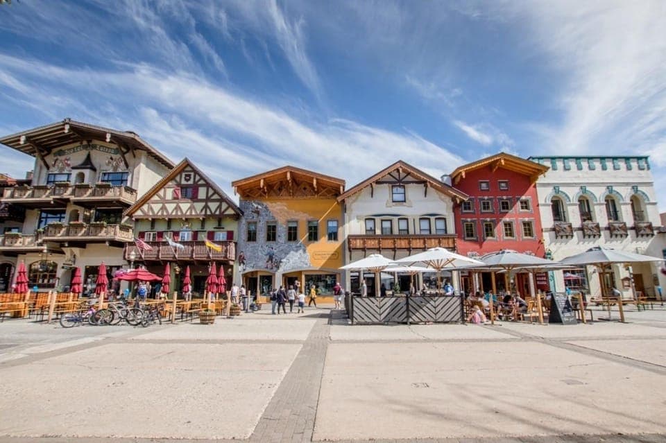 Snoqualmie Falls and Leavenworth Day Trip Gallery Image 3