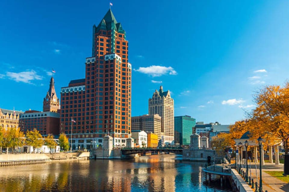 Private Walking Tour of Milwaukee’s RiverWalk & Art Gallery Image 3