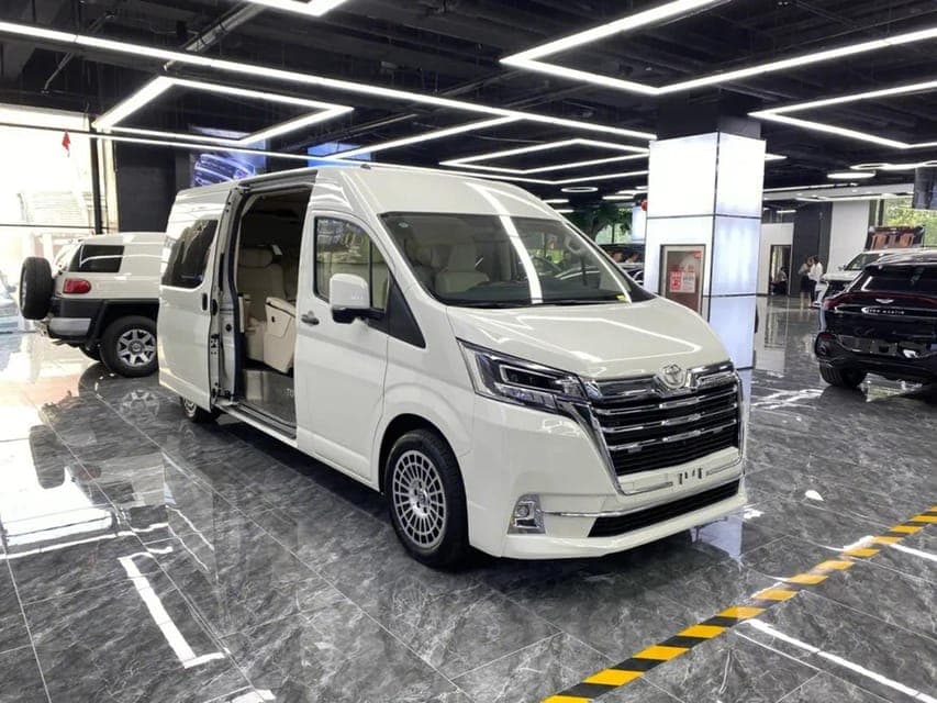 Superior Private Transfer between CUN Airport and Cancun Gallery Image 4