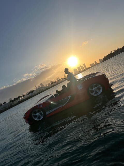 Miami Beach: 1 Hour Jetcar Rentals & 30min Celeb Boat Tour Gallery Image 2