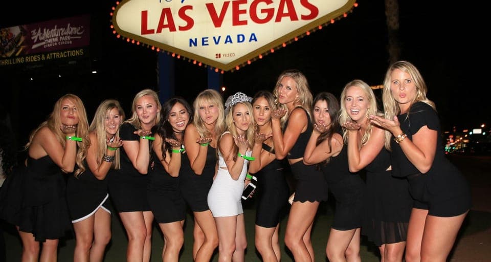 Nightclub and Bar Crawl with Party Bus and Drinks Gallery Image 2