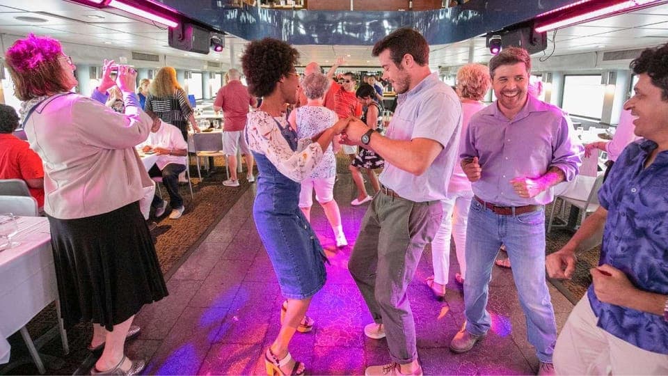 City Cruises Chicago: Lake Michigan Lunch or Dinner Cruise Gallery Image 4