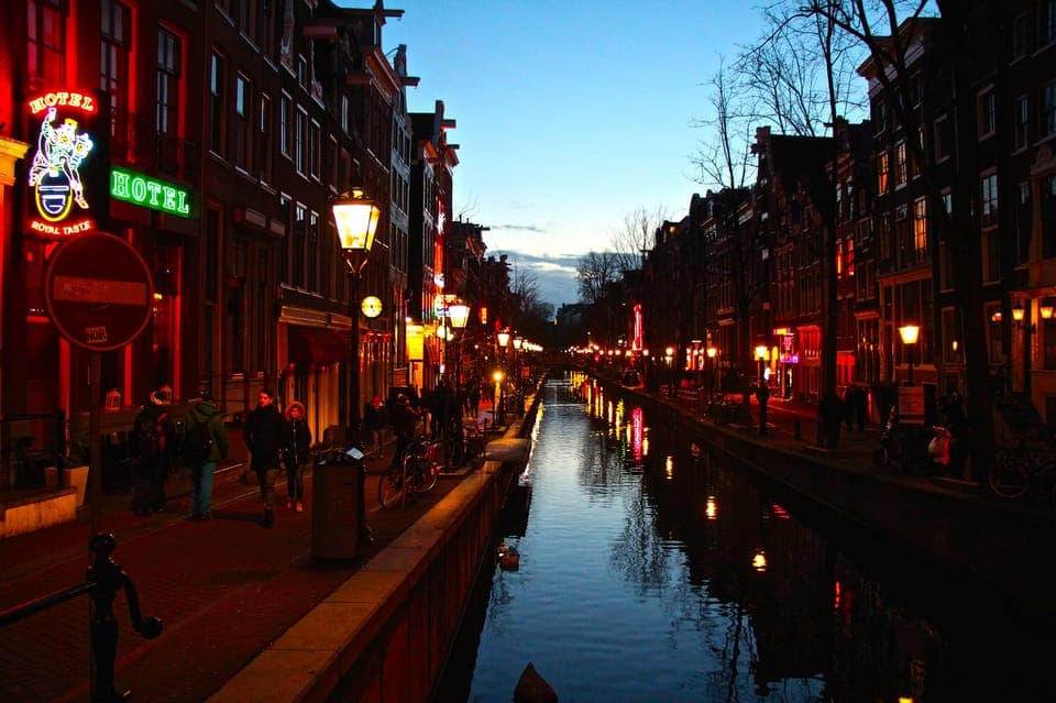 Amsterdam Red Light District and Old Town Walking Tour Gallery Image 2