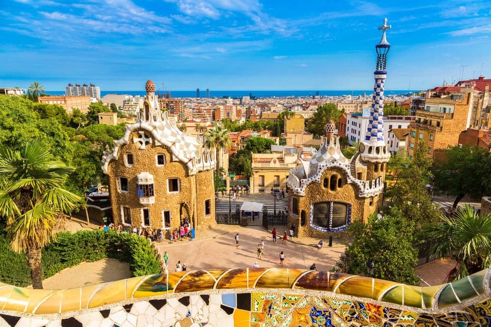Park Guell Guided Tour with Skip-the-Line Entry Gallery Image 4