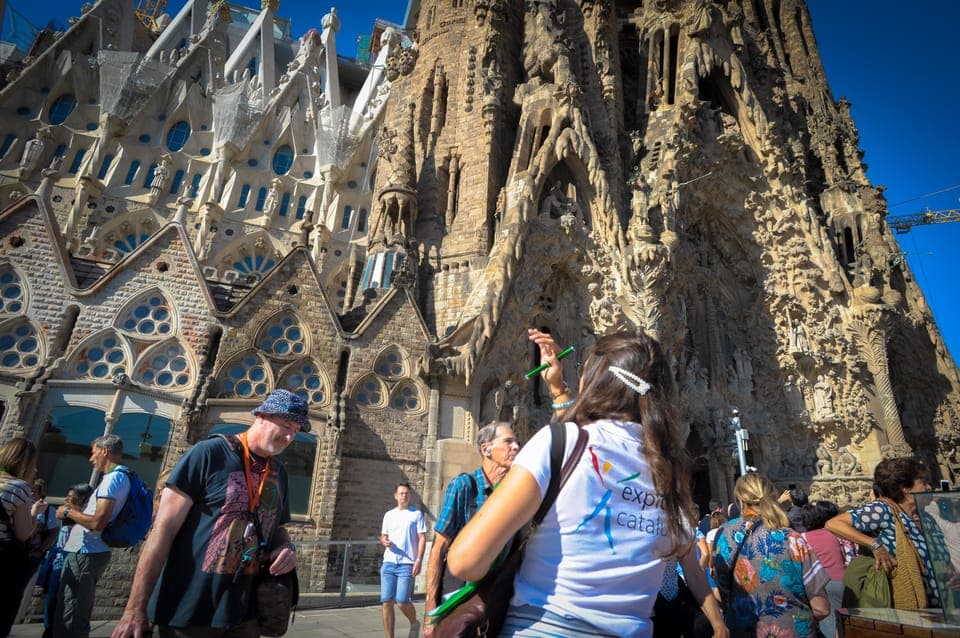 Fast Track: Sagrada Familia & Barcelona Full-Day Tour - Image 3