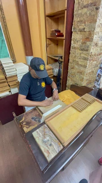 Private Iconic neighborhoods sightseeing tour Gallery Image 4