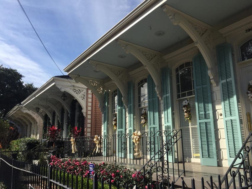 45 Minutes in the Garden District Gallery Image 2