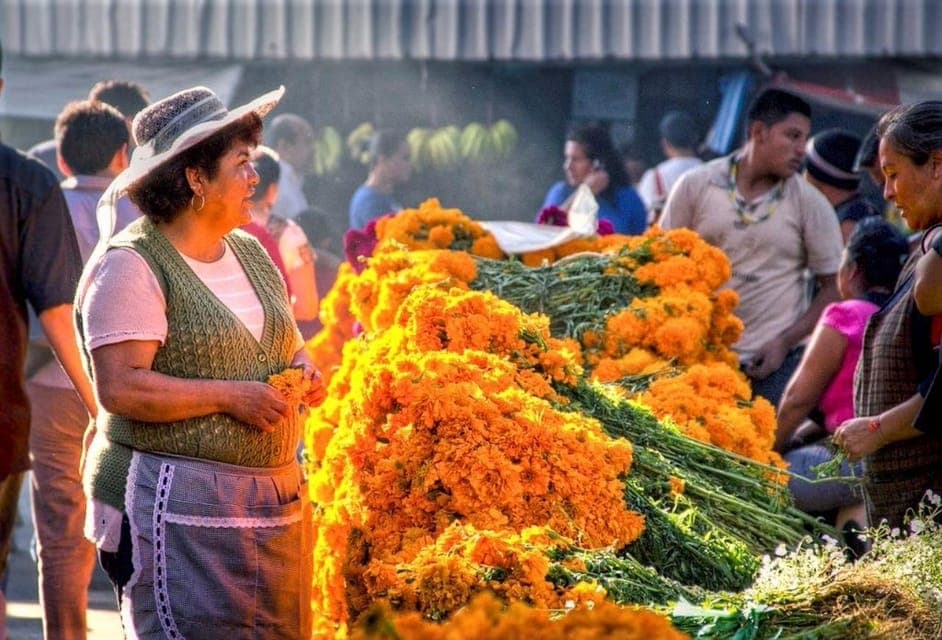 Mexico City Market Tour: Traditional Food and Murals Gallery Image 2