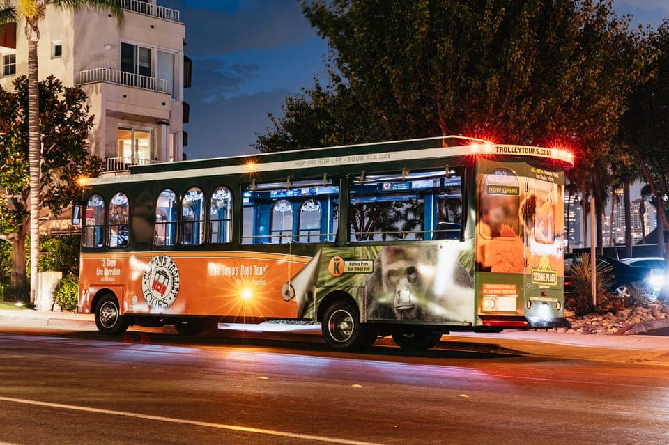 City Lights Night Trolley Tour Gallery Image 2