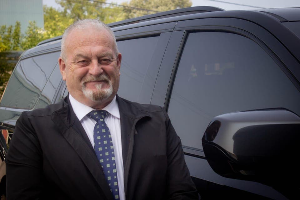 4 Hours Private Tour in a Luxury Vehicule Gallery Image 4